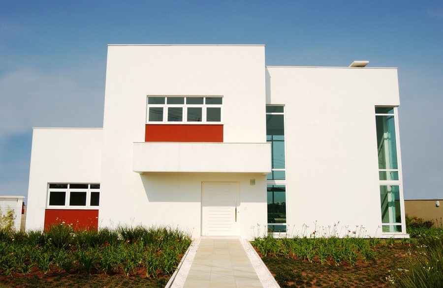 Residência contemporânea branca