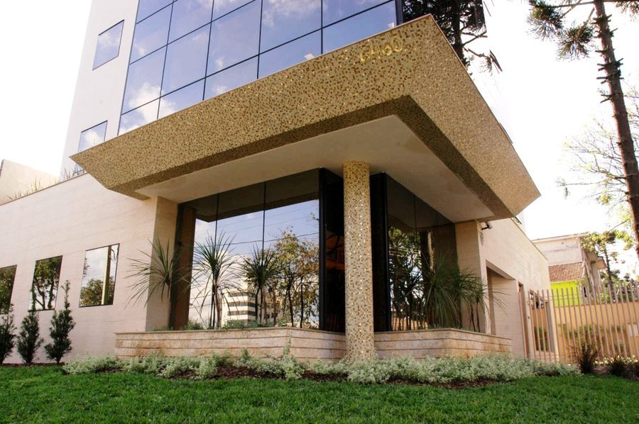 Entrada do edifício com marquise